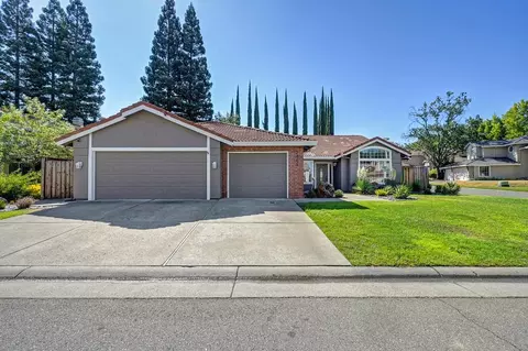 7465 Labranza St, Sloughhouse, CA 95683