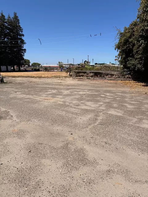 Exterior - 2100 W Main, Turlock, CA 95380 photo 4 of 15