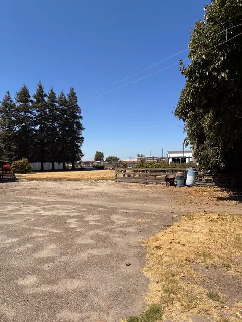 Exterior - 2100 W Main, Turlock, CA 95380 photo 7 of 15