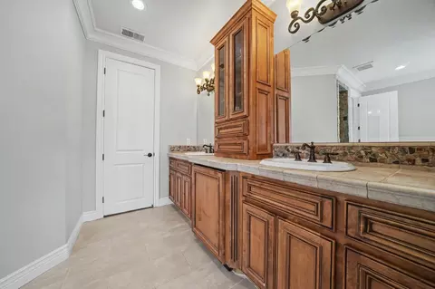 Bath - 815 Sandy Bar Dr, Copperopolis, CA 95228 photo 2 of 7