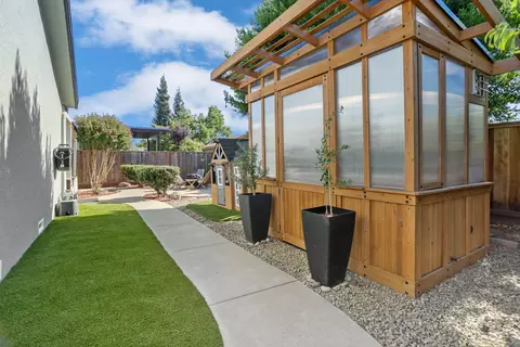 Exterior - 401 Rainier Dr, Lodi, CA 95242 photo 9 of 9