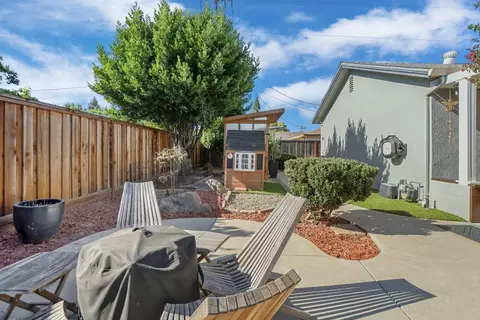 Exterior - 401 Rainier Dr, Lodi, CA 95242 photo 7 of 9