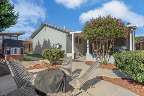 Exterior - 401 Rainier Dr, Lodi, CA 95242 photo 6 of 9