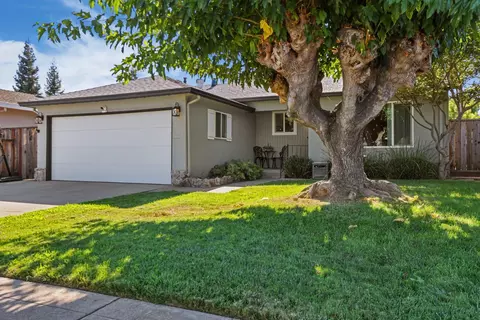 Exterior - 401 Rainier Dr, Lodi, CA 95242 photo 3 of 9