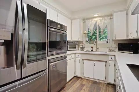 Kitchen - 401 Rainier Dr, Lodi, CA 95242 photo 2 of 4
