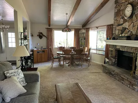 Dining - 5883 Black Quartz Rd, Murphys, CA 95247 photo 2 of 2