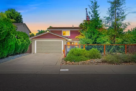 2544 Clearlake Way, Sacramento, CA 95826
