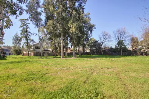 1136 Los Robles St, Davis, CA 95618