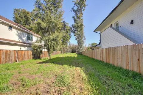 1136 Los Robles St, Davis, CA 95618 photo 7