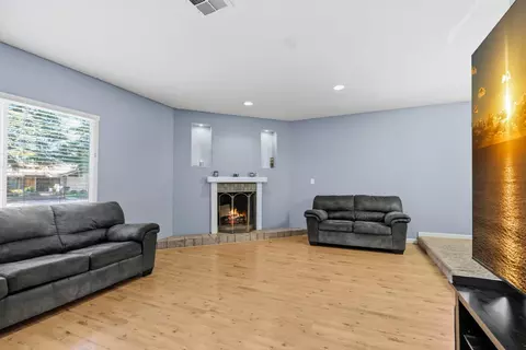 Living - 812 Sylvan Meadows Dr, Modesto, CA 95356 photo 2 of 2