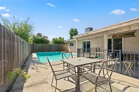 Exterior - 812 Sylvan Meadows Dr, Modesto, CA 95356 photo 4 of 6