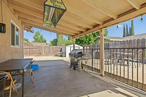 Exterior - 812 Sylvan Meadows Dr, Modesto, CA 95356 photo 5 of 6