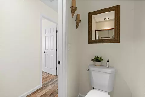 Bath - 6163 Mohican Dr, Manteca, CA 95336 photo 2 of 5