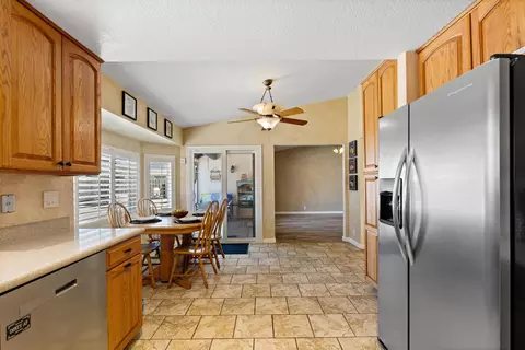 Kitchen - 6163 Mohican Dr, Manteca, CA 95336 photo 3 of 4