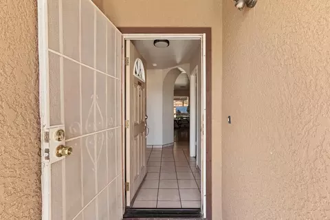 Entry Way - 2633 Riverbend Dr, Modesto, CA 95351 photo 1 of 2