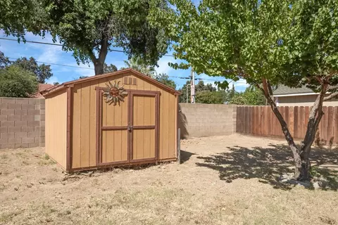 Exterior - 2633 Riverbend Dr, Modesto, CA 95351 photo 7 of 11