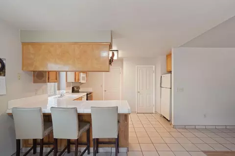 Kitchen - 2633 Riverbend Dr, Modesto, CA 95351 photo 3 of 4