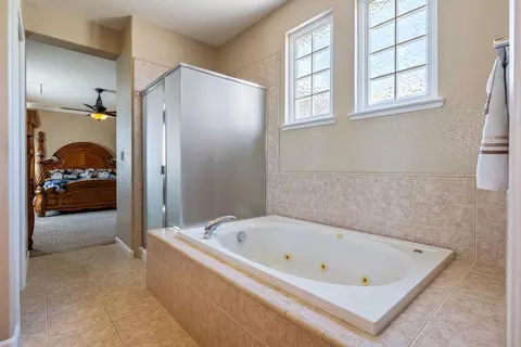 Bath - 4008 Enclave Dr, Turlock, CA 95382 photo 3 of 3