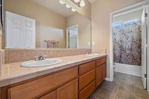 Bath - 4008 Enclave Dr, Turlock, CA 95382 photo 2 of 3