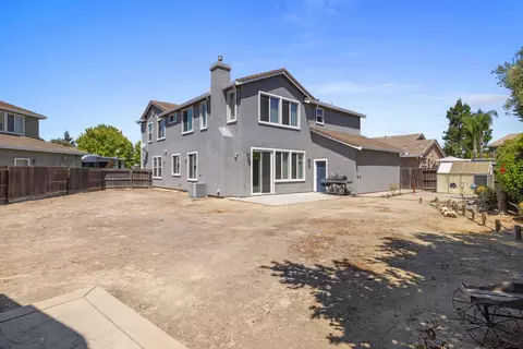Exterior - 4008 Enclave Dr, Turlock, CA 95382 photo 2 of 5