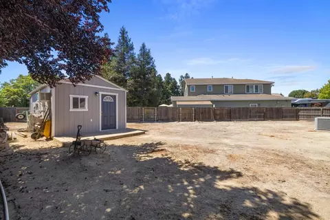 Exterior - 4008 Enclave Dr, Turlock, CA 95382 photo 3 of 5