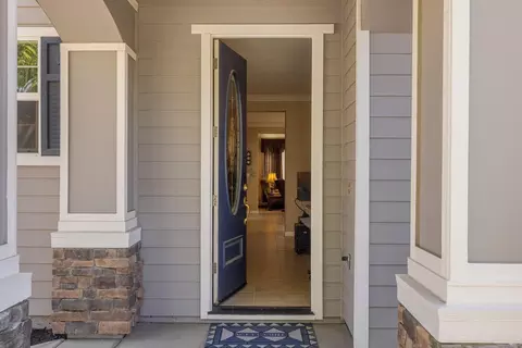 Entry Way - 4008 Enclave Dr, Turlock, CA 95382 photo 1 of 12