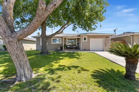 1944 Middleberry Rd, Sacramento, CA 95815