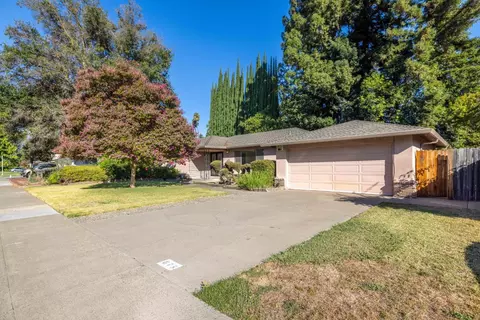 875 Parklin Ave, Sacramento, CA 95831
