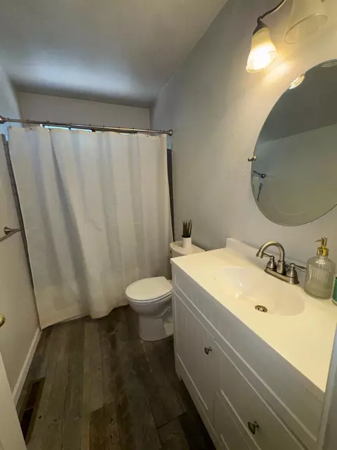 Bath - 22063 Fallview Ln, Sonora, CA 95370 photo 2 of 3