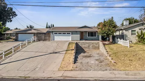 13510 Bentley St, Waterford, CA 95386