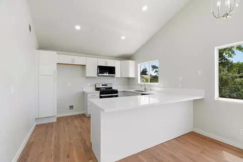 Kitchen - 728 Park Hurst Way, Modesto, CA 95358 photo 1 of 2