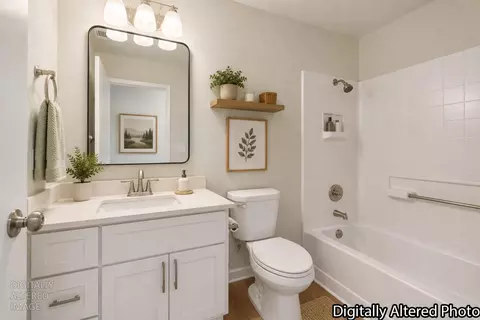 Bath - 728 Park Hurst Way, Modesto, CA 95358 photo 3 of 3