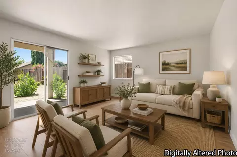 Living - 728 Park Hurst Way, Modesto, CA 95358 photo 4 of 4