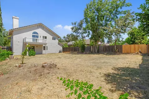 Exterior - 728 Park Hurst Way, Modesto, CA 95358 photo 4 of 7