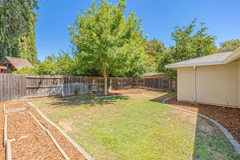 Exterior - 3209 Lillard Dr, Davis, CA 95618 photo 5 of 6
