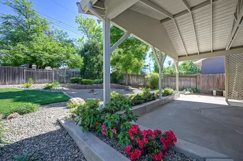 Exterior - 5824 Hesper Way, Carmichael, CA 95608 photo 14 of 18