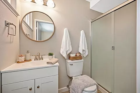 Bath - 5824 Hesper Way, Carmichael, CA 95608 photo 3 of 5