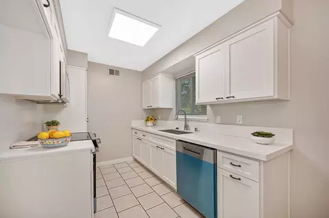 Kitchen - 5824 Hesper Way, Carmichael, CA 95608 photo 6 of 7