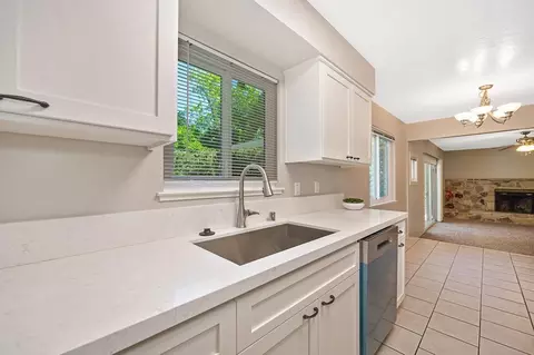 Kitchen - 5824 Hesper Way, Carmichael, CA 95608 photo 3 of 7