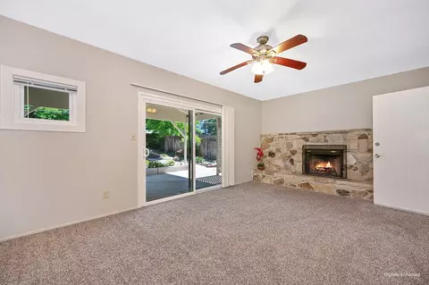 Living - 5824 Hesper Way, Carmichael, CA 95608 photo 5 of 12