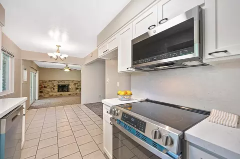 Kitchen - 5824 Hesper Way, Carmichael, CA 95608 photo 4 of 7