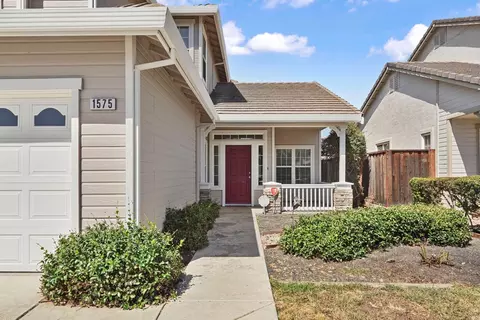 Exterior - 1575 Grace Ct, Tracy, CA 95377 photo 5 of 13