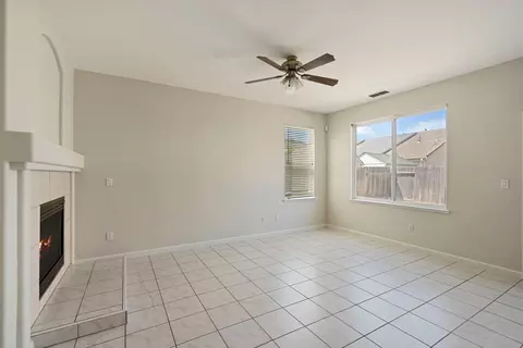 Living - 1575 Grace Ct, Tracy, CA 95377 photo 5 of 7