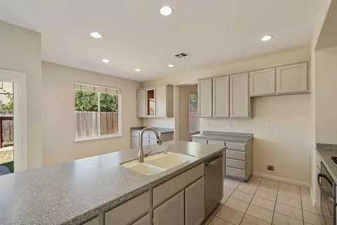 Kitchen - 1575 Grace Ct, Tracy, CA 95377 photo 3 of 5