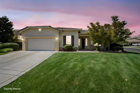Exterior - 3917 Lakeside Dr, Modesto, CA 95355 photo 2 of 9