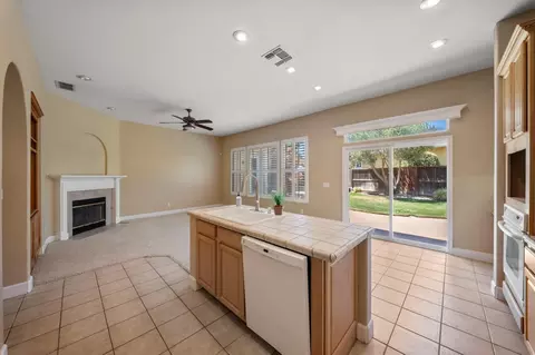 Living - 3917 Lakeside Dr, Modesto, CA 95355 photo 6 of 9