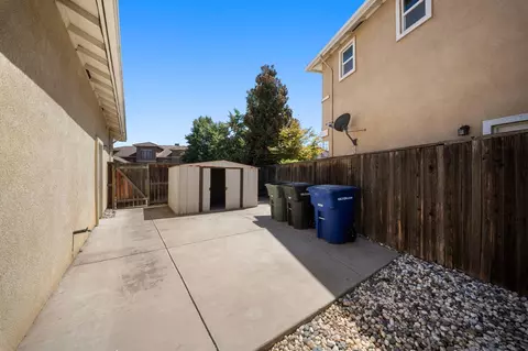 Exterior - 3917 Lakeside Dr, Modesto, CA 95355 photo 8 of 9