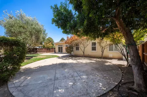 Exterior - 3917 Lakeside Dr, Modesto, CA 95355 photo 9 of 9