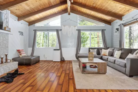 Living - 2870 Quartz Dr, Arnold, CA 95223 photo 2 of 5