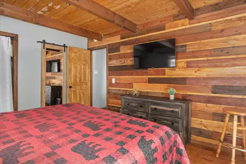 Bedroom - 2870 Quartz Dr, Arnold, CA 95223 photo 2 of 8
